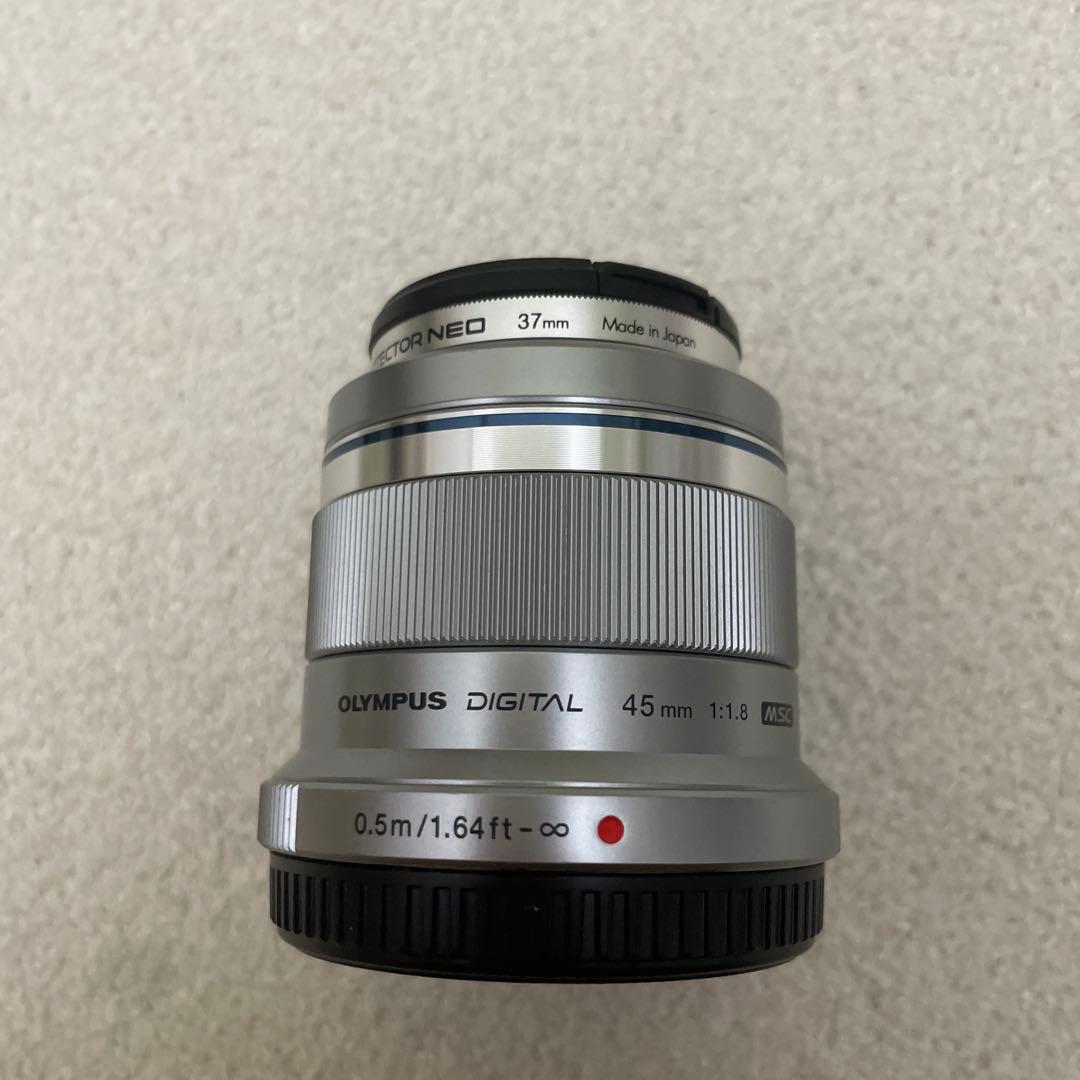 OLYMPUS 単焦点レンズ 45mm F1.8 シルバー