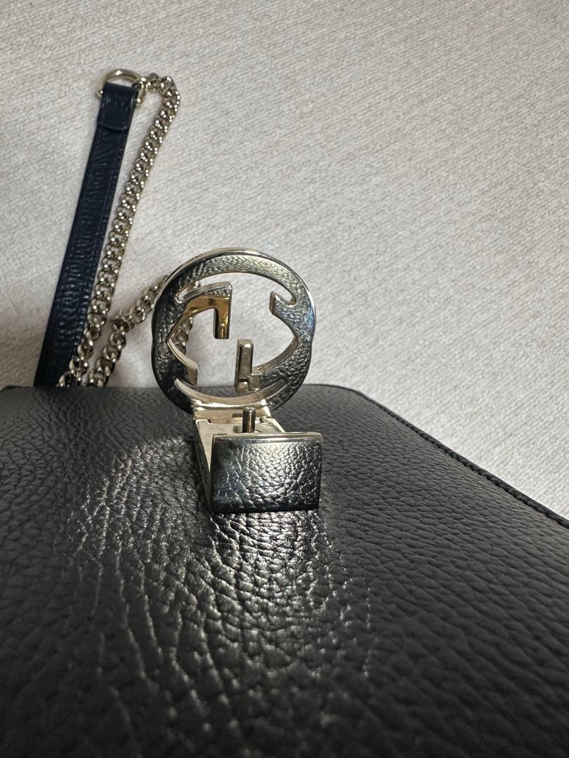 GUCCI インターロッキング ブラック ショルダーバッグ