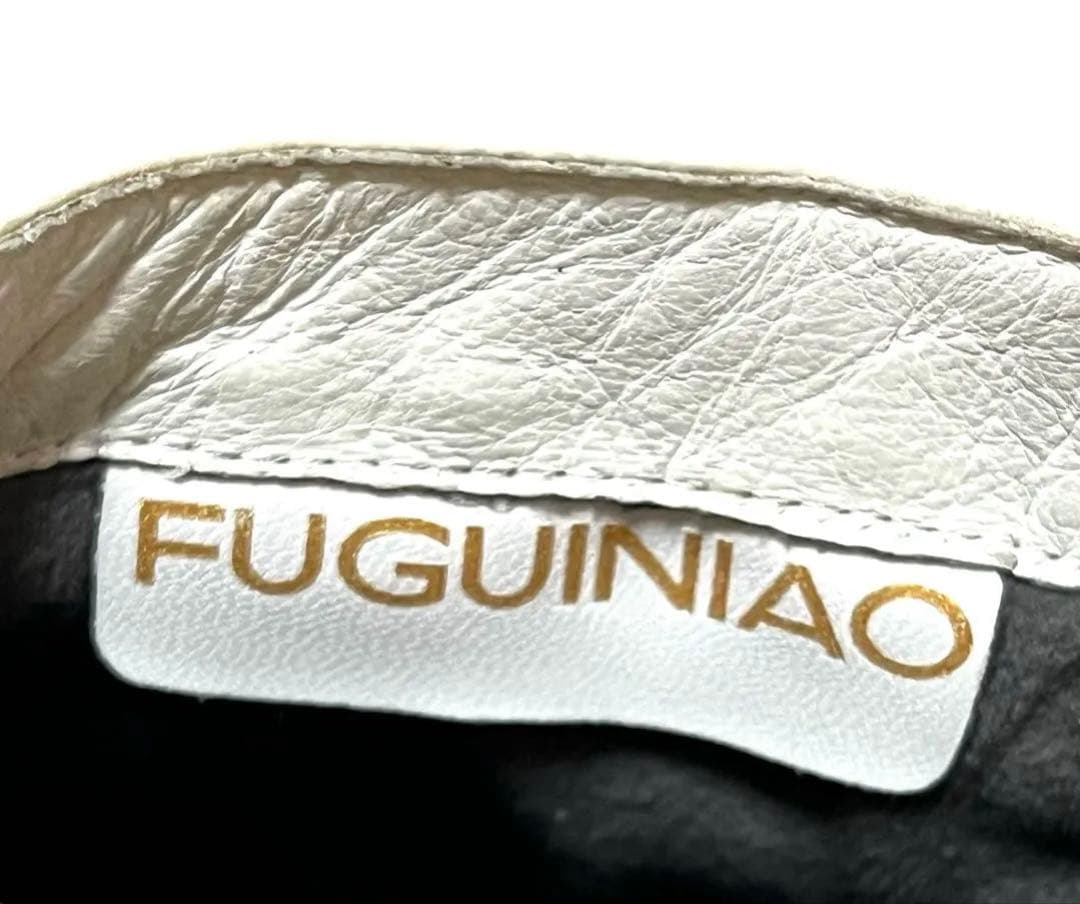 ☆新品未使用☆本革 ショートブーツ 牛革 アイボリー レディース23.5cm