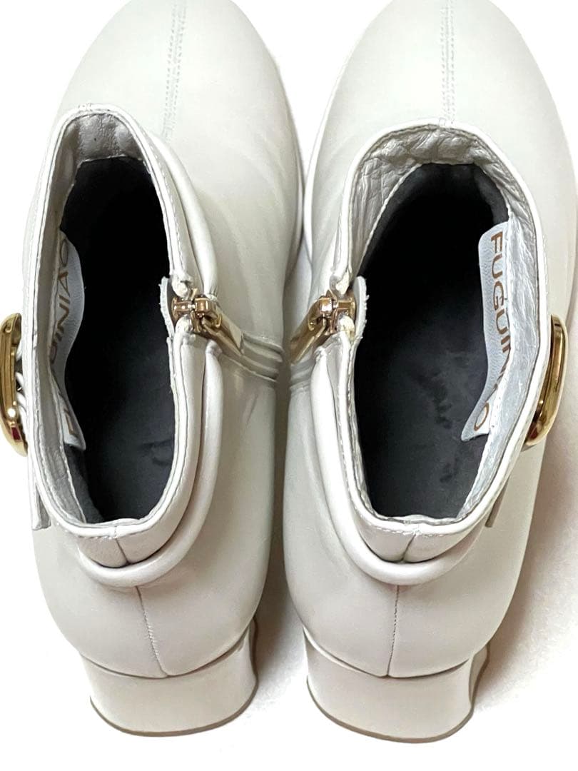 ☆新品未使用☆本革 ショートブーツ 牛革 アイボリー レディース23.5cm