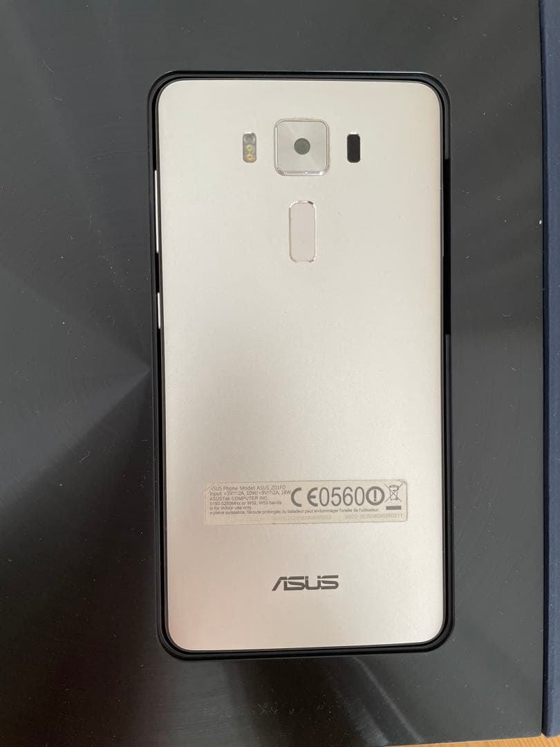 ASUS Zenfone 3 Deluxe ZS550KL スマートフォン 本体