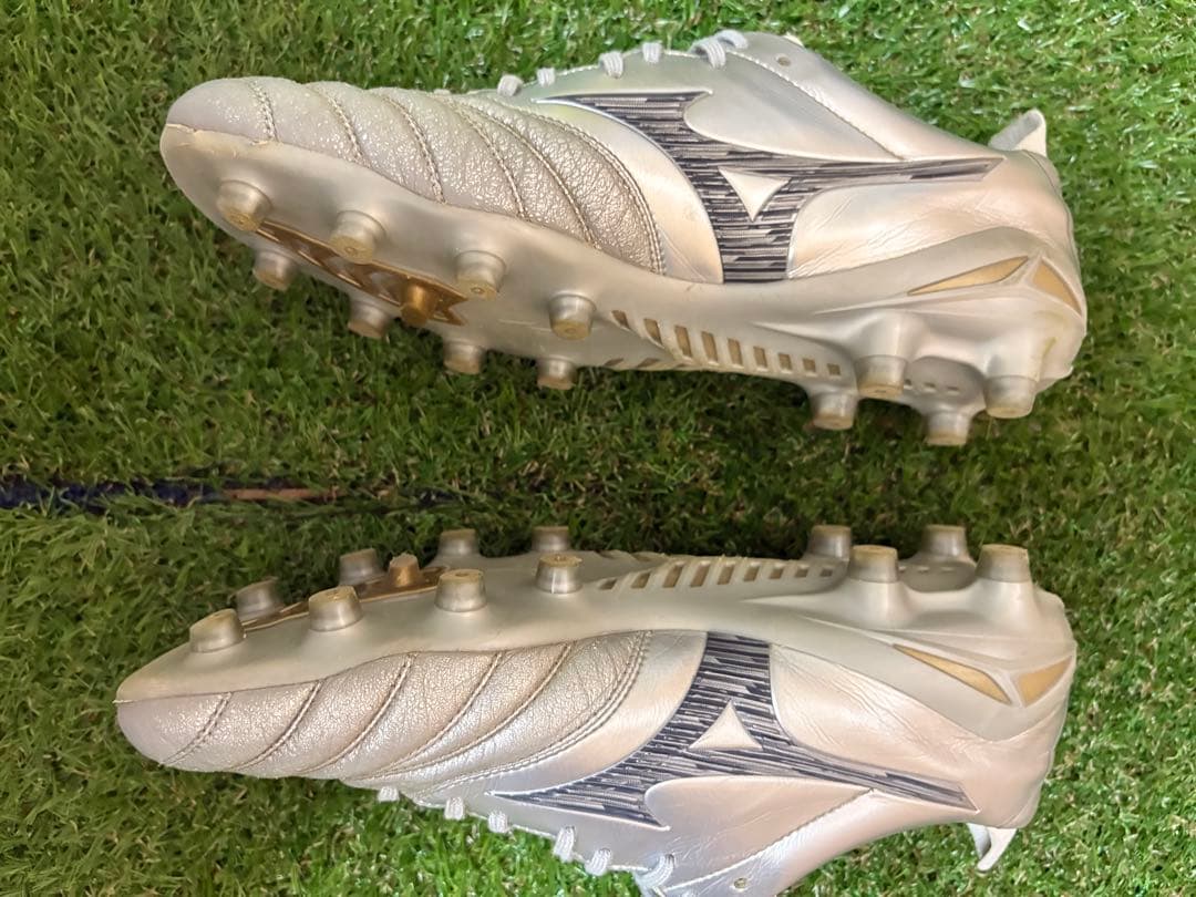 モレリア ネオ4 シルバー JAPAN 26.5