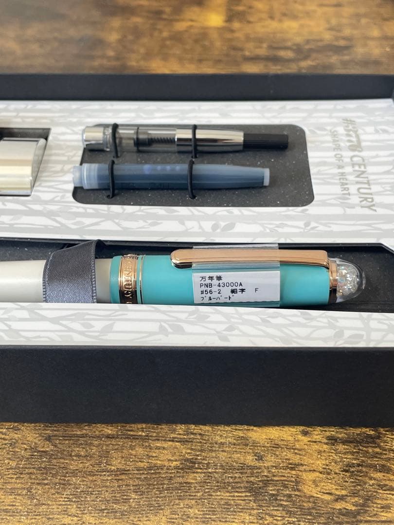 未使用　世界2000本限定　シェイプ・オブ・ハート　ブルーバード　万年筆　完品