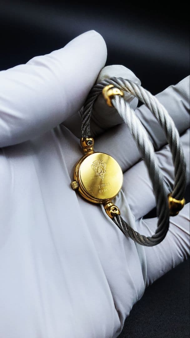 リ*ン様 【稼働品】元箱、説明書付き。　グッチ　GUCCI 2700.2.l