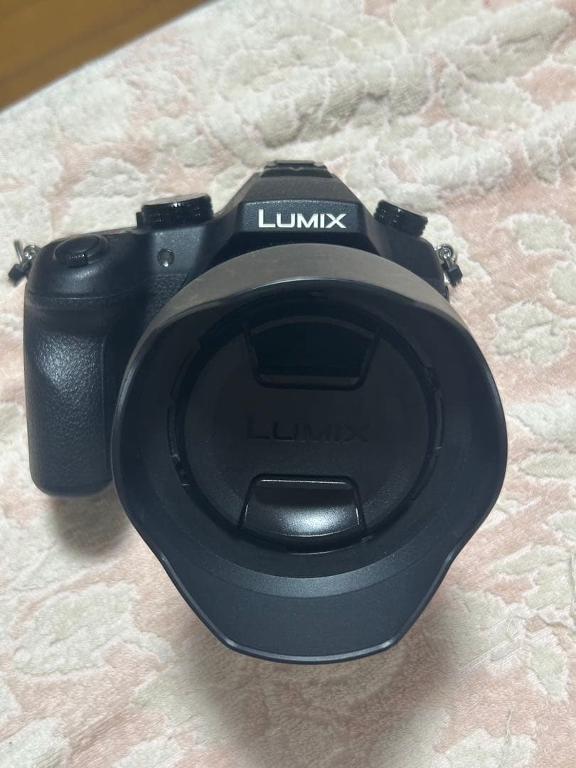 最終セール Panasonic Lumix FZ1000 4K対応カメラ