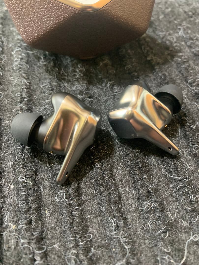 試聴のみほぼ新品 ワイヤレスイヤホン Svanar Wireless LE