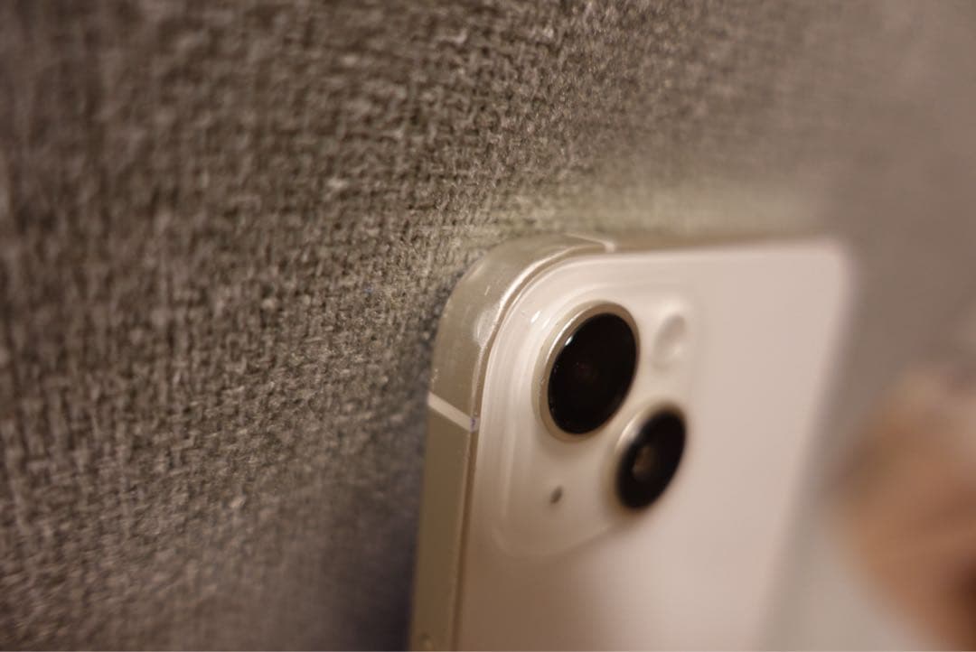 Apple iPhone14plus 背面割れあり