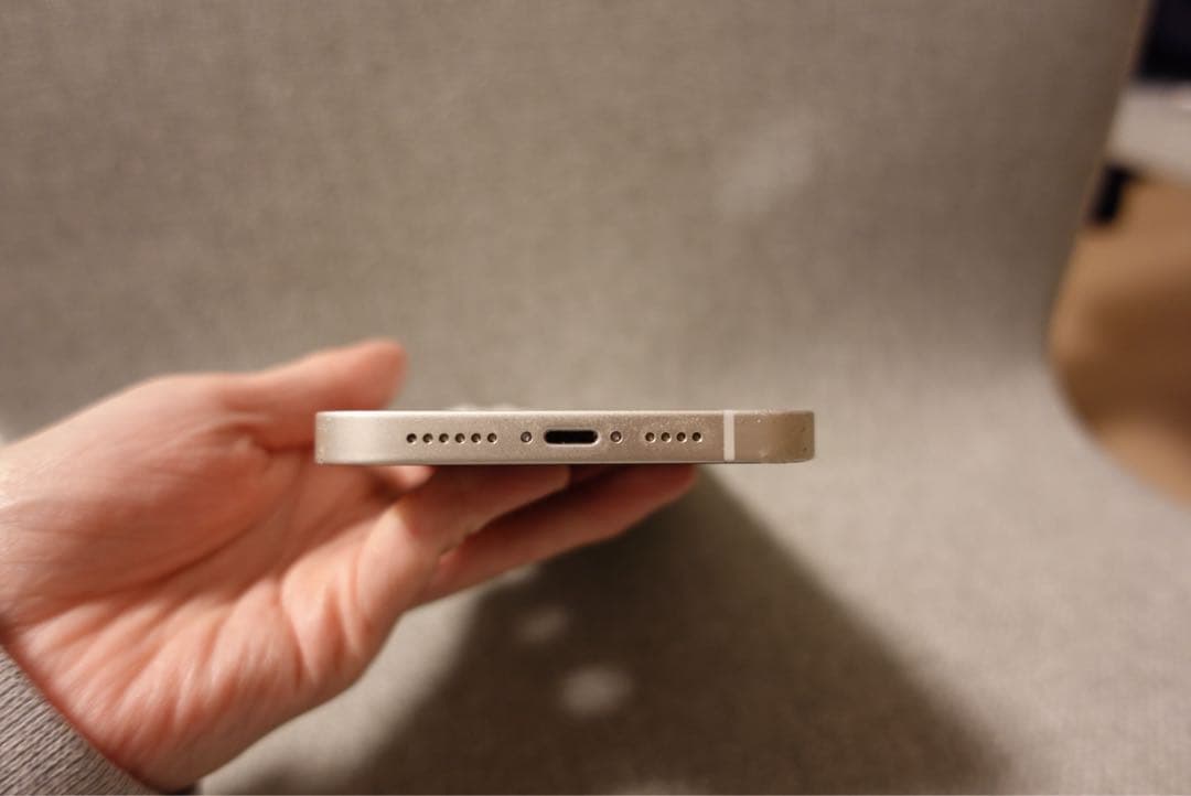 Apple iPhone14plus 背面割れあり