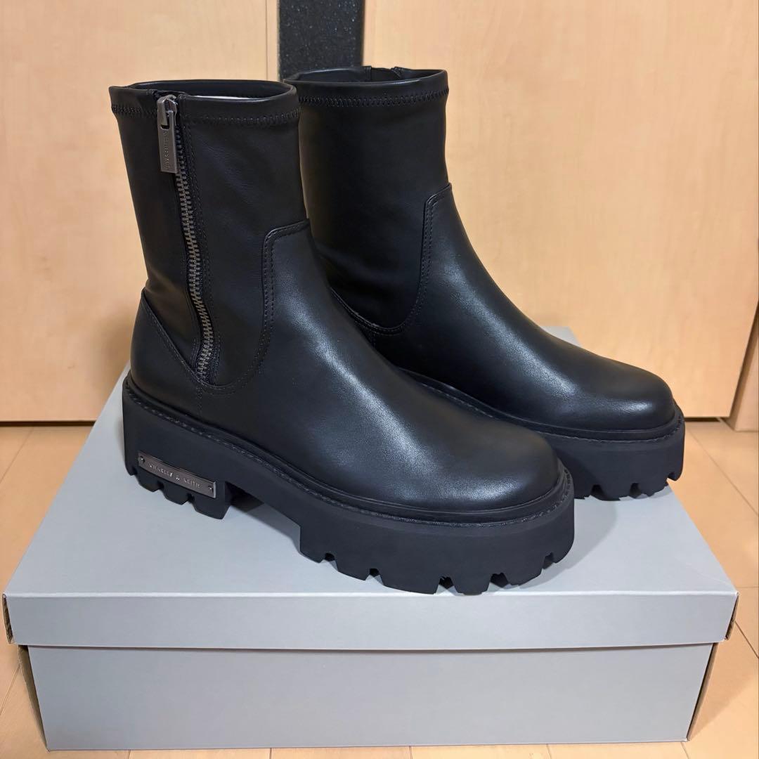 【新品】CHARLES & KEITH サイドジップ アンクルブーツ