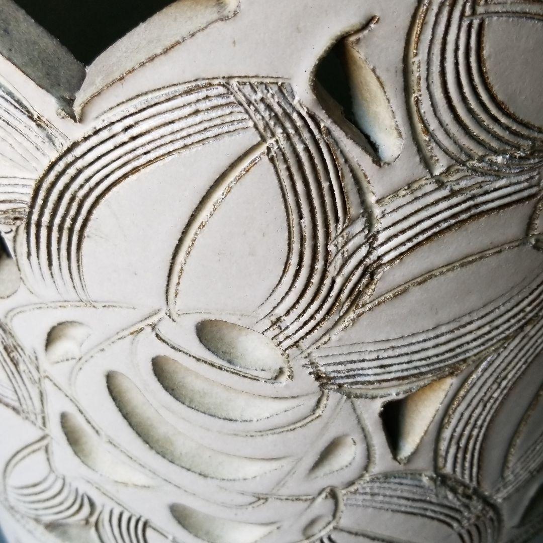 信楽焼傘立て  なつめ型唐草彫 高さ４７cm