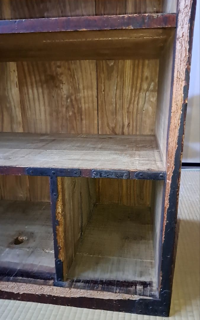 年季が入り過ぎた江戸時代の桐？箪笥