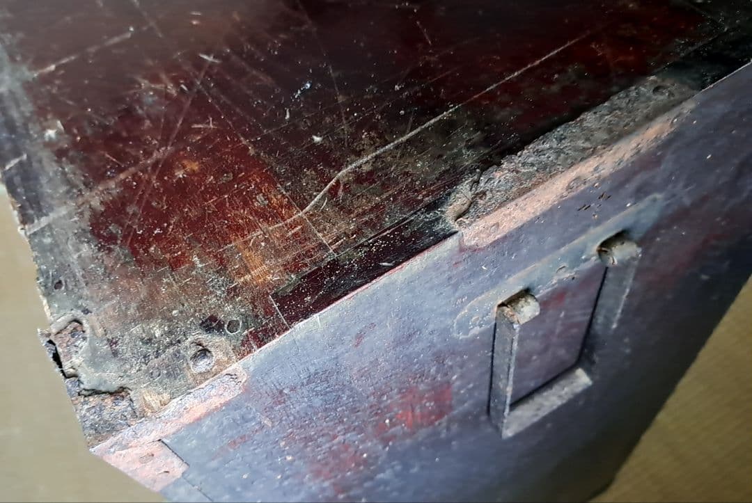 年季が入り過ぎた江戸時代の桐？箪笥