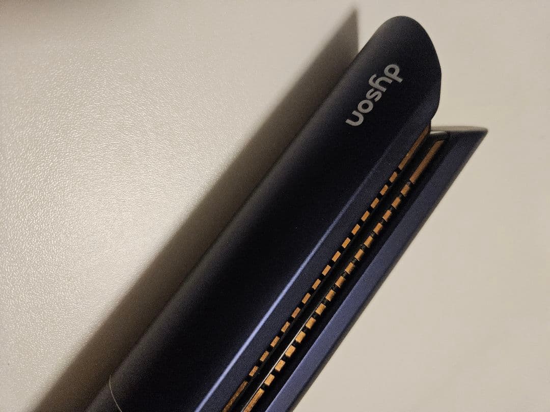 ダイソン　ヘアストレートアイロン