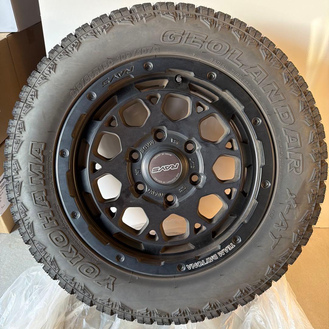 もと　 ハイエース　RAYS M9 16インチホイール・タイヤ