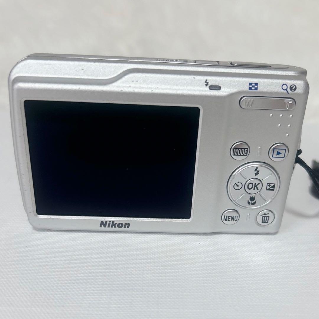 Nikon ニコン COOLPIX S210 デジタルカメラ シルバー 外箱付き