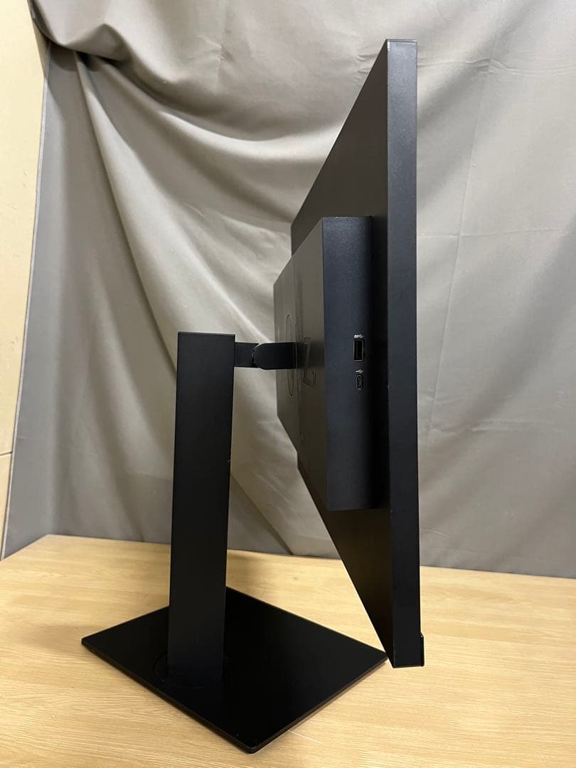 HP Z24n G2 24インチモニター　PS4対応　回転機能　高さ調節