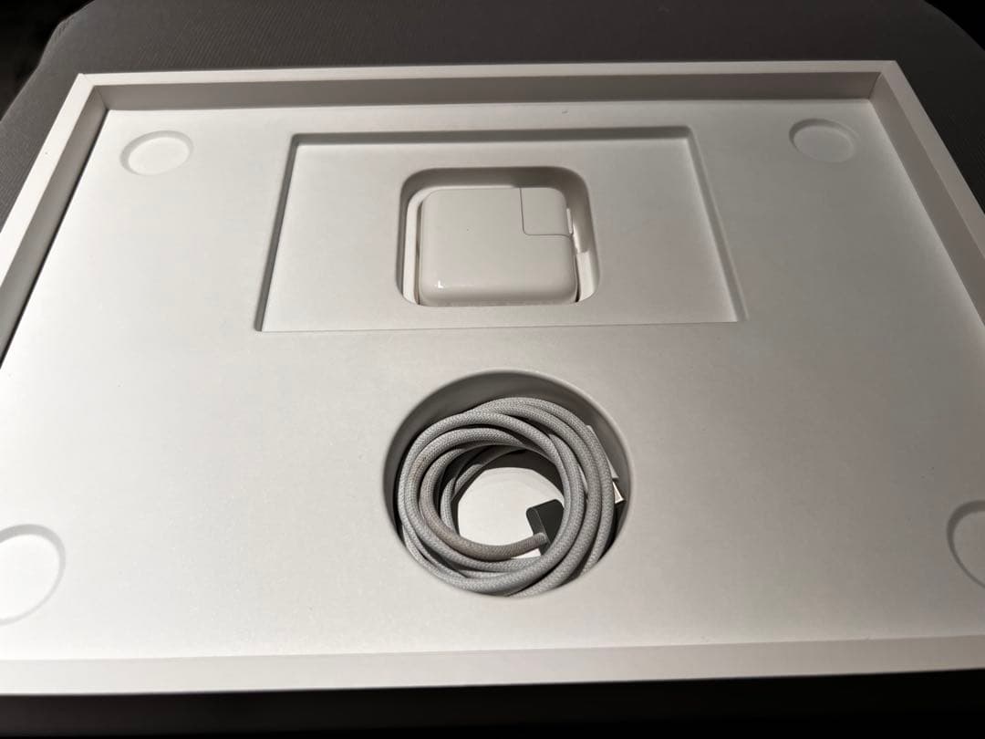 h*i様 【美品】MacBook Air M2 8GB