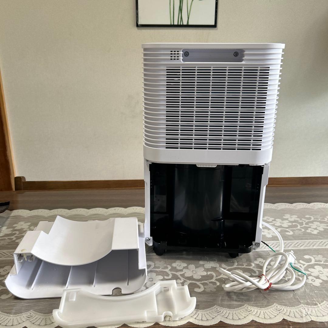 美品　湿気とり　ベルソス イオン機能付きコンプレッサー式除湿器　2022年製