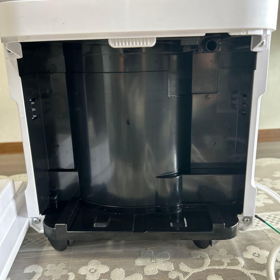 美品　湿気とり　ベルソス イオン機能付きコンプレッサー式除湿器　2022年製