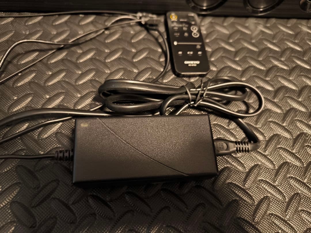 ONKYO サウンドバー 音響 STB-200 6スピーカー Bluetooth