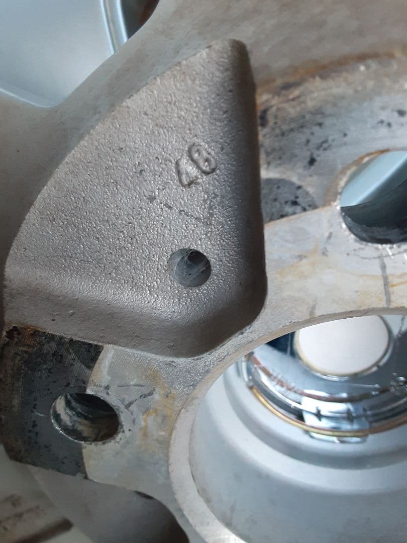 16インチスタッドレスタイヤ&アルミホイール付き　4本セット