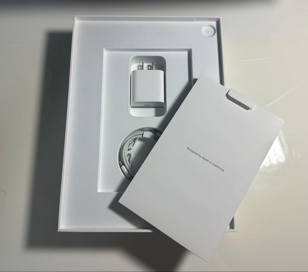 菅生【美品】iPad Air (第5世代) パープル256GB 本体