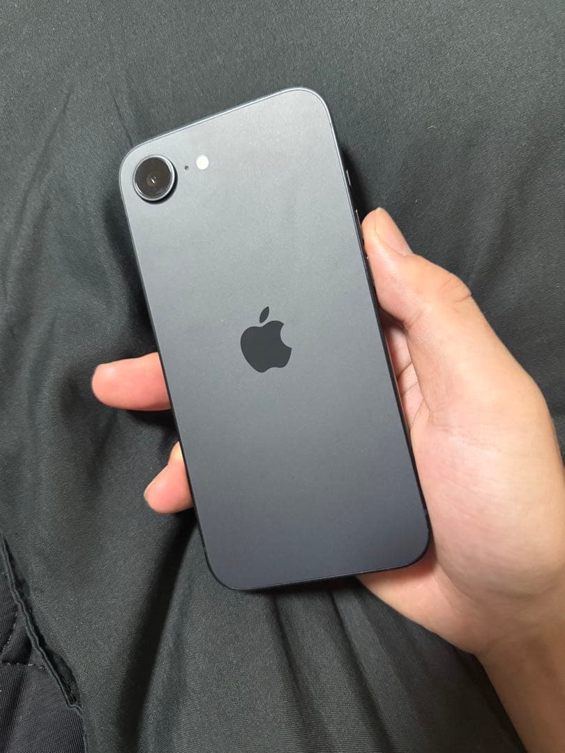 iPhone16 e 本体　128GB