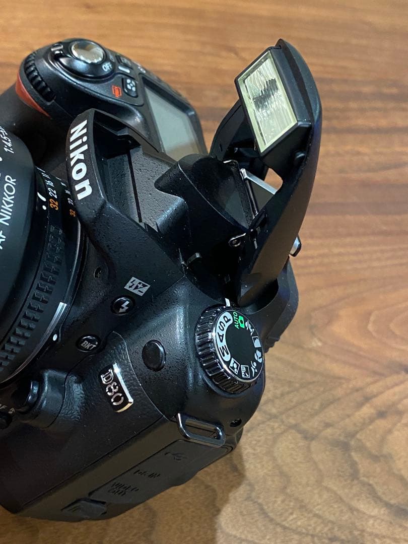 Nikon D80 CCDデジタル一眼レフ 2000枚台　動作品