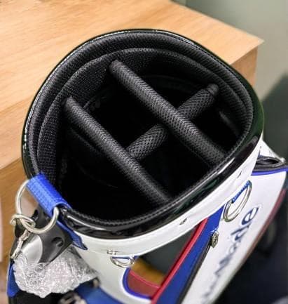 ケニー送料無料/新品未使用展示品　TaylorMade 高級キャディバッグ