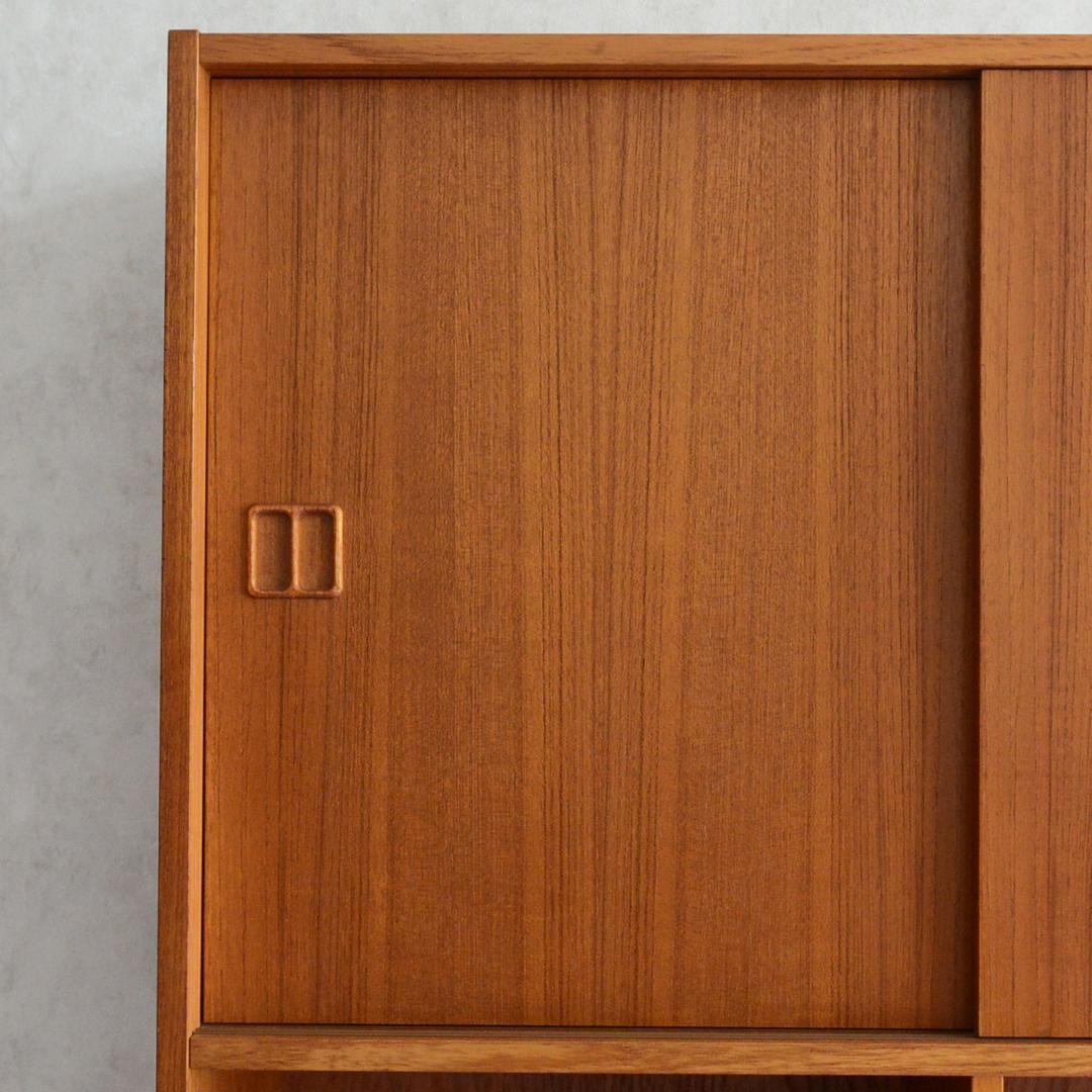 デンマーク 北欧ヴィンテージ チーク ディスプレイシェルフ 北欧家具 3段扉付き