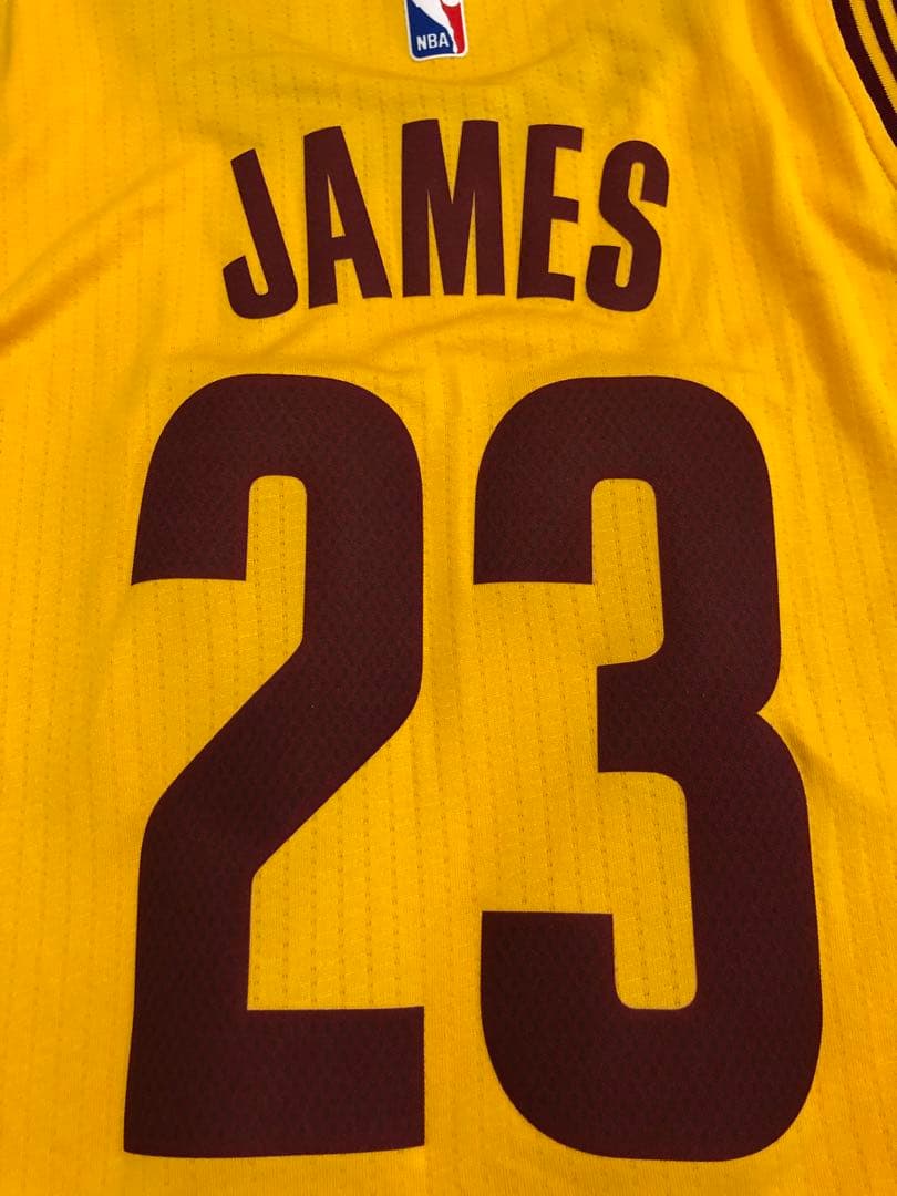 【キューピー】【未使用タグ付】レブロン　CAVS ユニフォーム　黄色