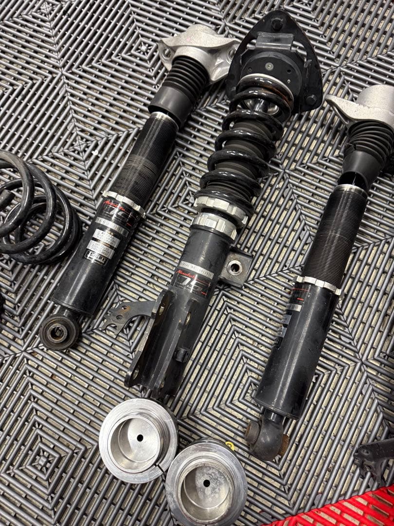 70 カムリ　車高調　ボルドワールド