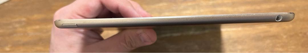 美品　Apple iPad Air 2 Wi-Fi 64GB Gold 本体