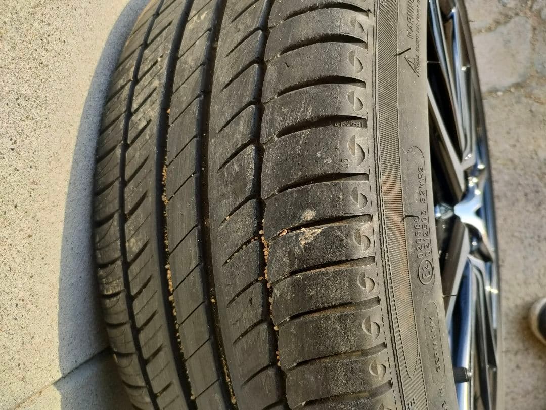 【ぴー】GR86 SZ 純正ホイール 純正装着タイヤ ①