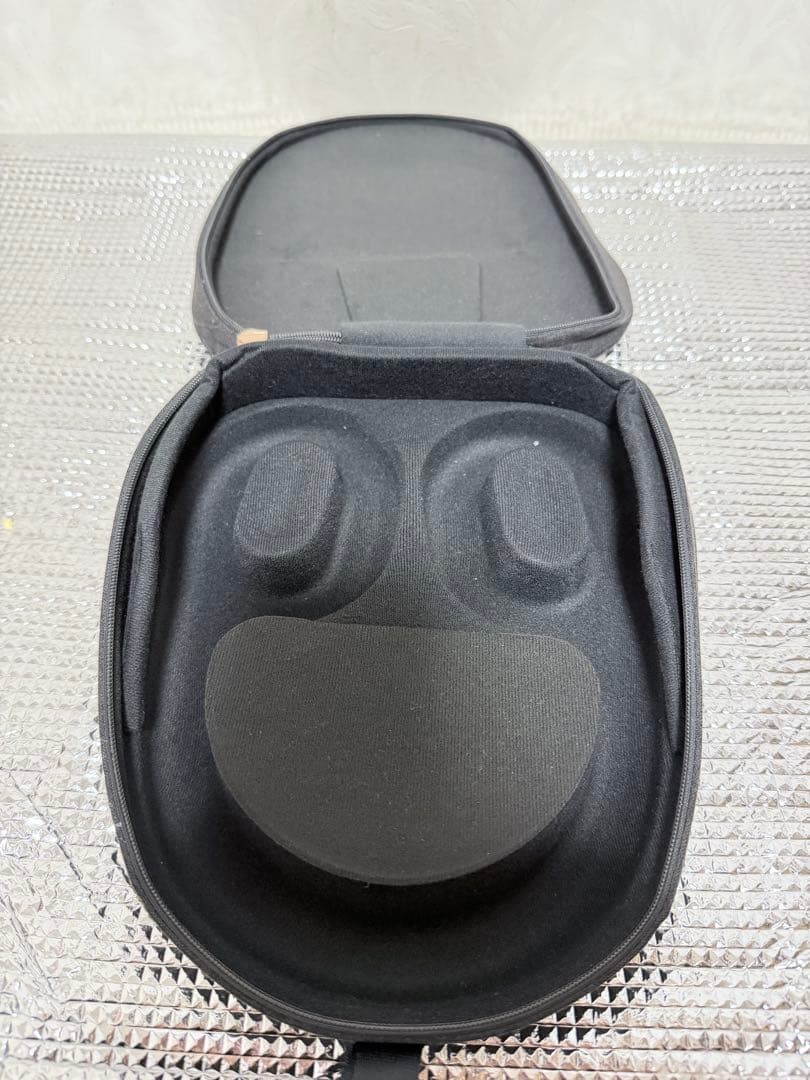 ブラック ワイヤレスヘッドホン 収納ケース付き