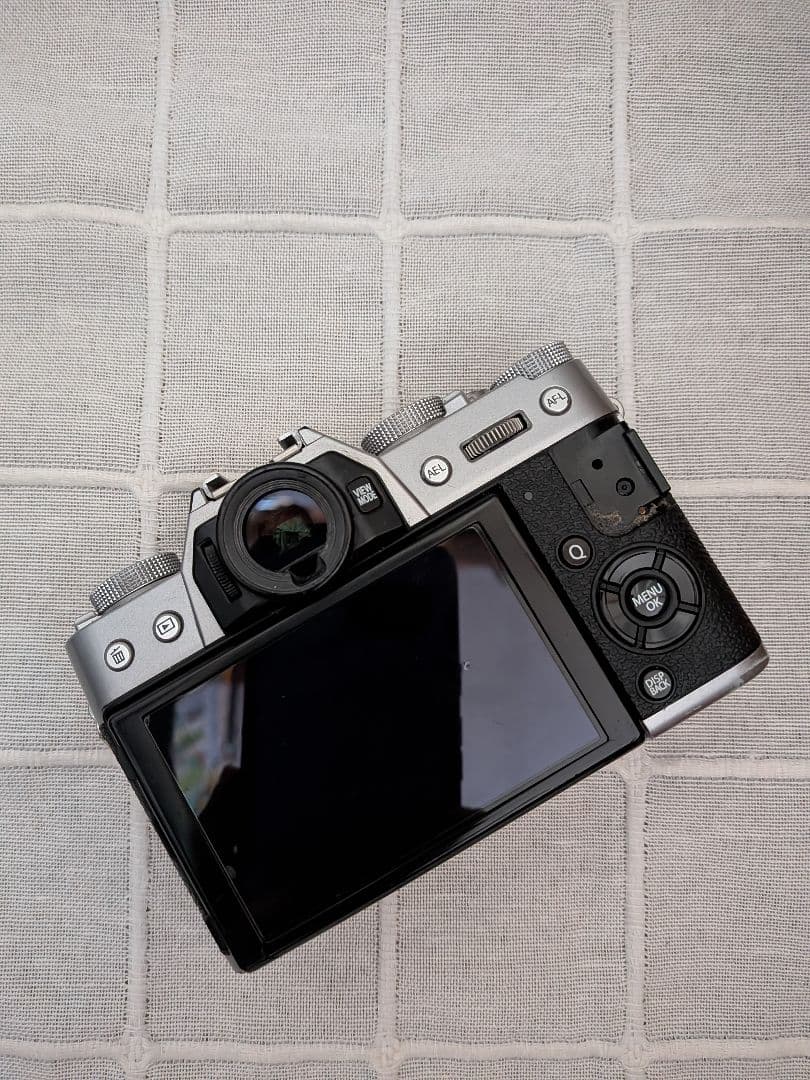 FUJIFILM X-T20 シルバー ミラーレス一眼カメラ(故障·ジャンク)