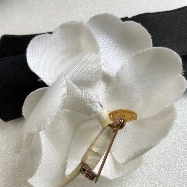 CHANEL カメリア リボン ブローチ