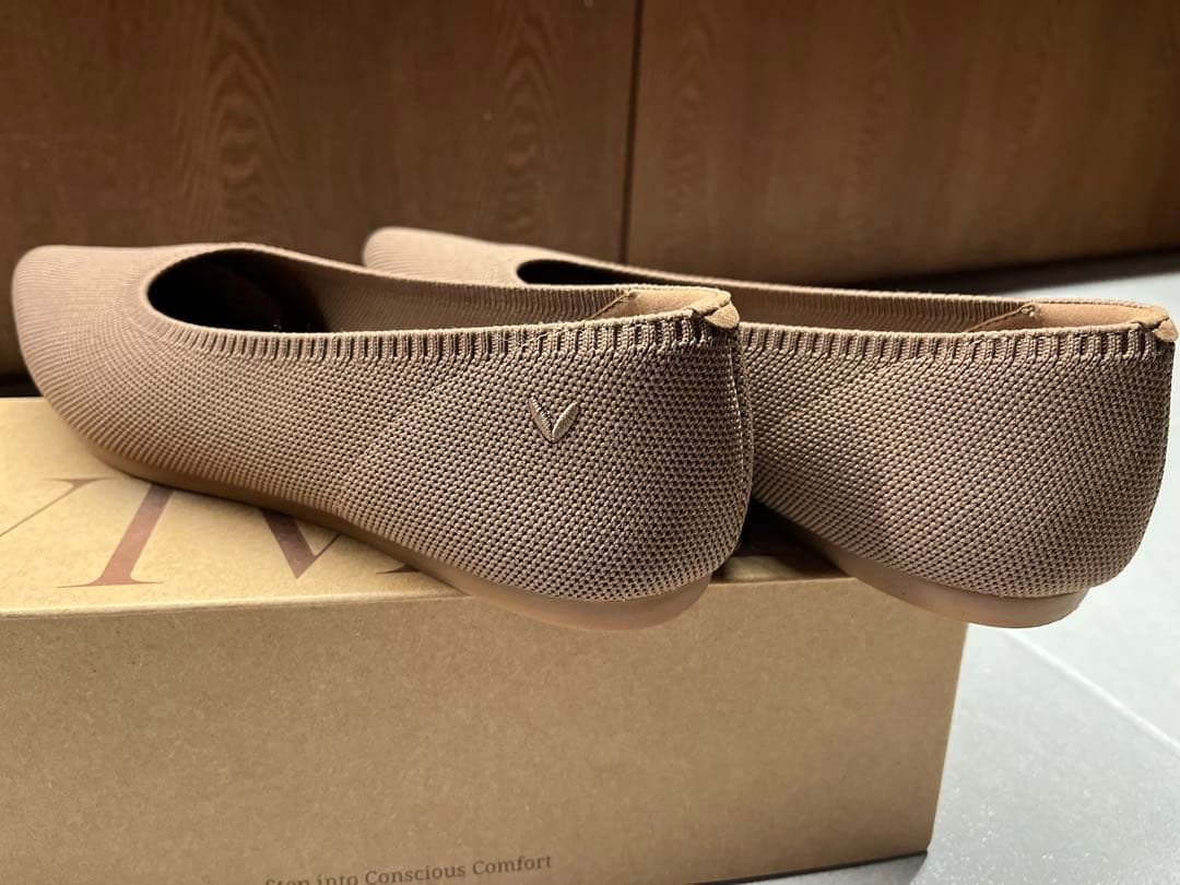 VIVAIAポインテッドトゥ フラットシューズ・サイズ41