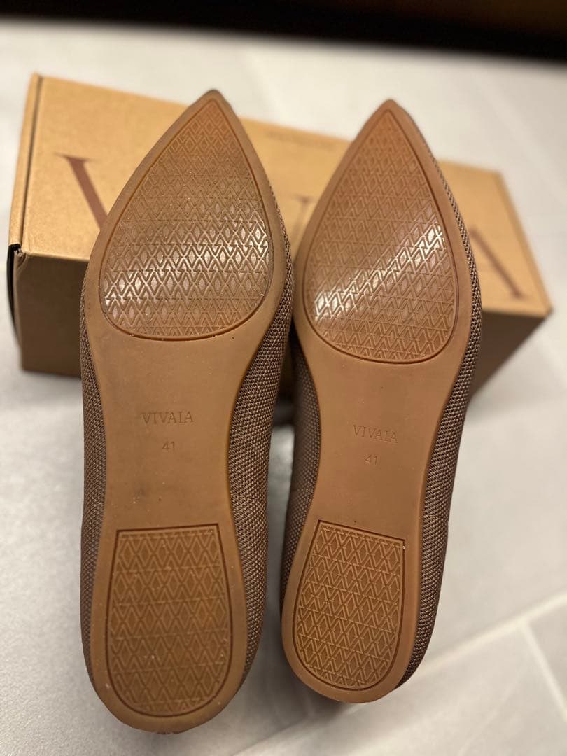 VIVAIAポインテッドトゥ フラットシューズ・サイズ41