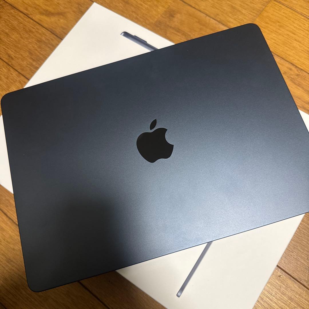 【美品】MacBook Air 13inch M2チップ　ミッドナイト