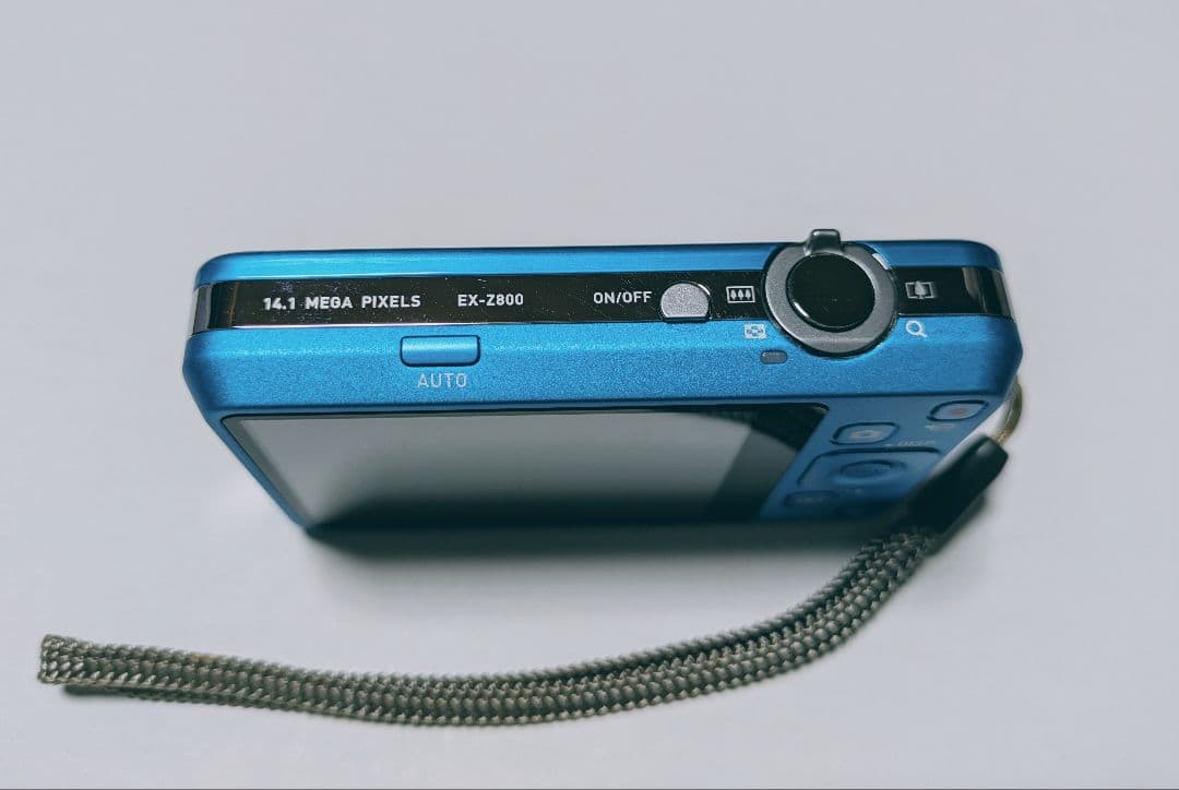 デジタルカメラ CASIO EXILIM ex-z800