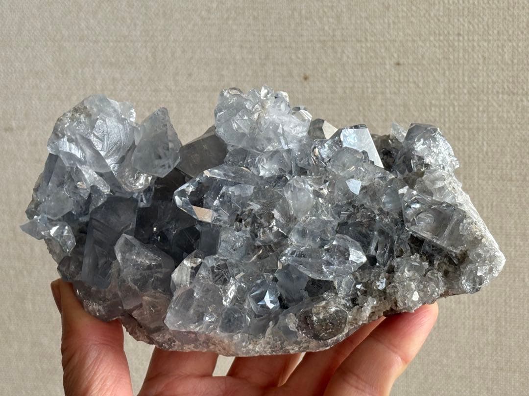 高品質　セレスタイト　原石　1353g 宝石質　ガラス質　感動するレベル