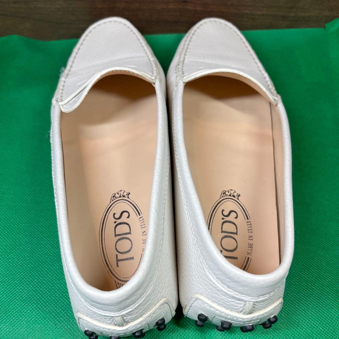 TOD'S ホワイトレザー ローファー 25.5cm