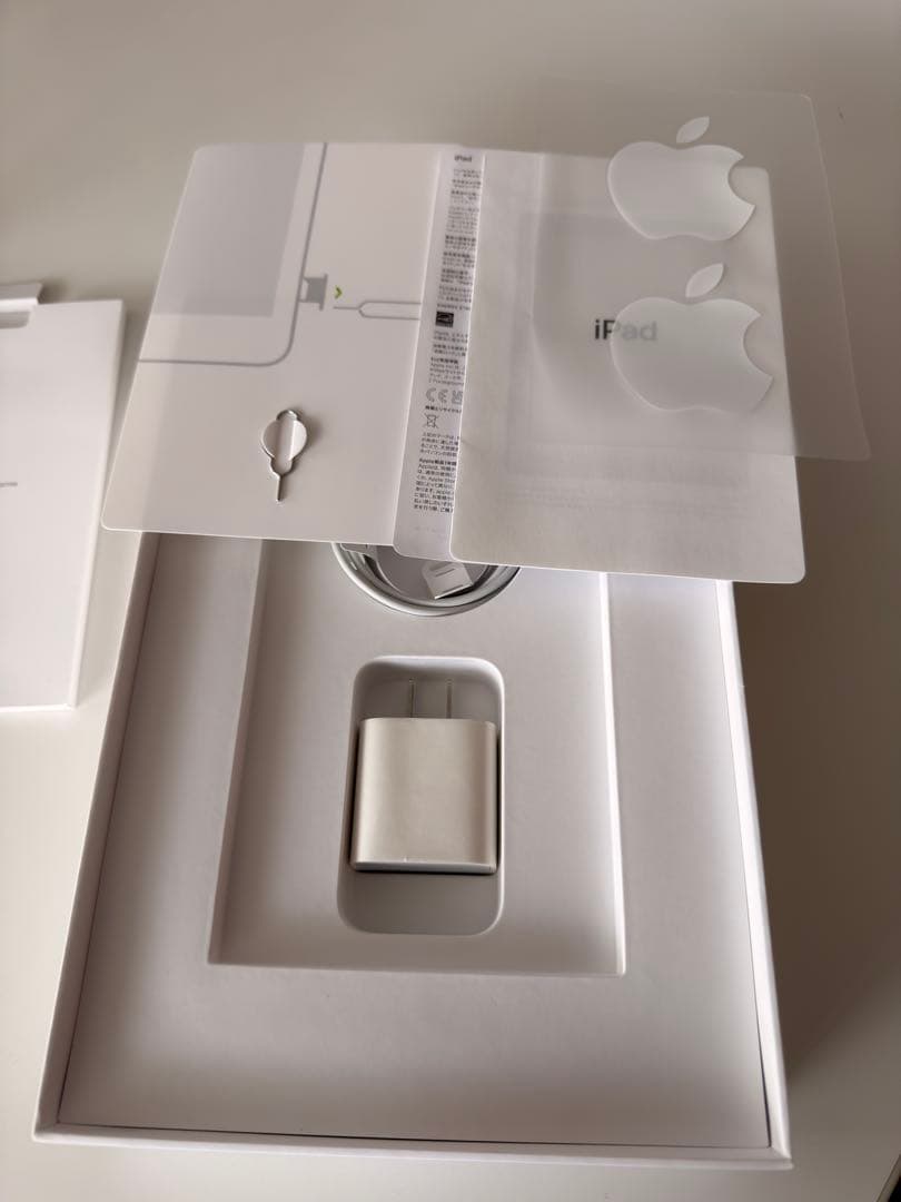 超美品 Apple iPad 第9世代セルラーモデル付属品全てあり新品ケース付属