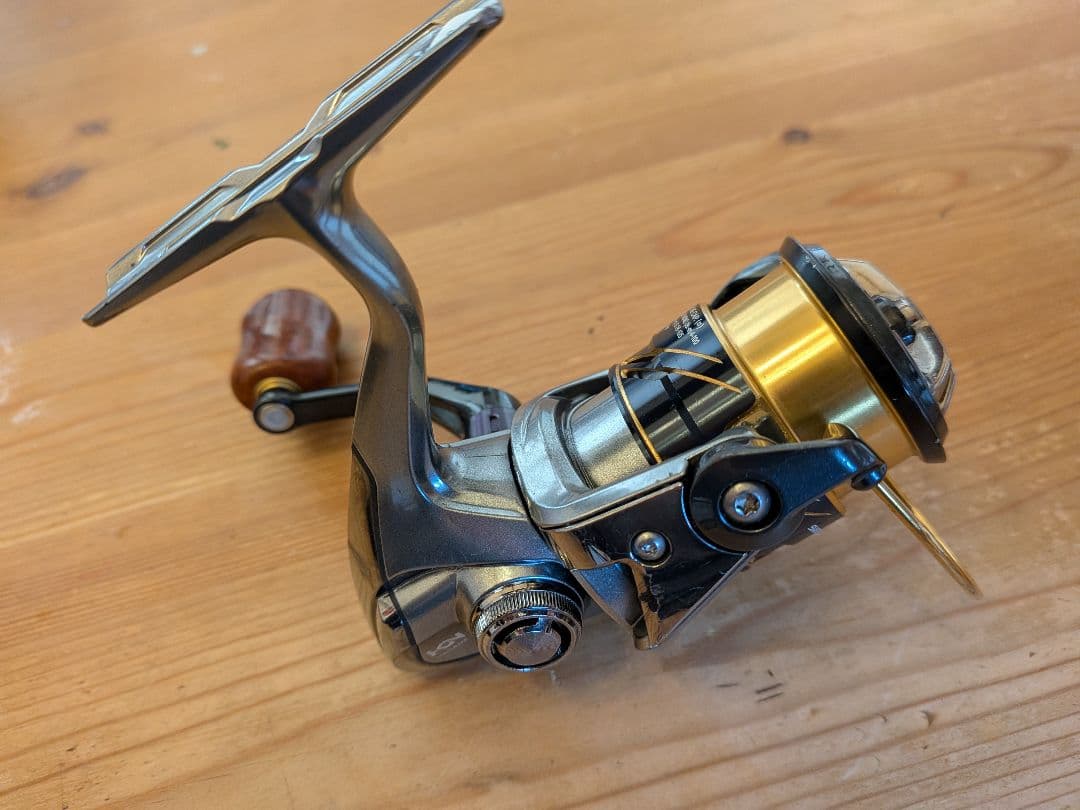 SHIMANO 16Vanquish C2000HGS スピニングリール