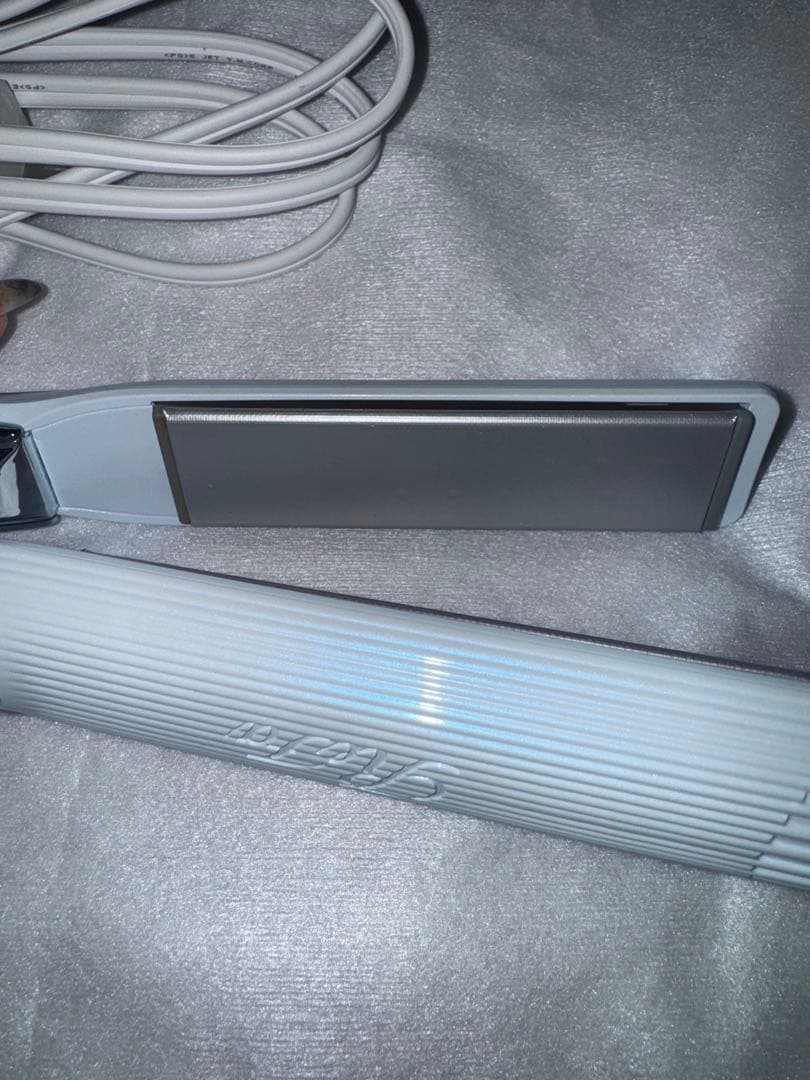 2025年製　ReFa ストレート アイロン プロ ホワイト RE-AT-02A