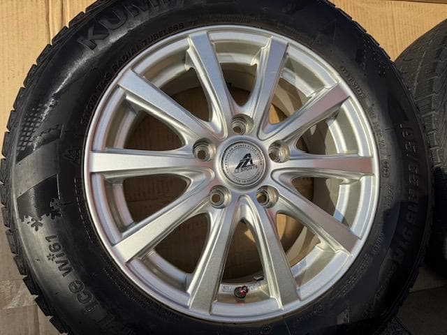 ノア ヴォクシー スタッドレスタイヤセット 195/65R15 2021年製