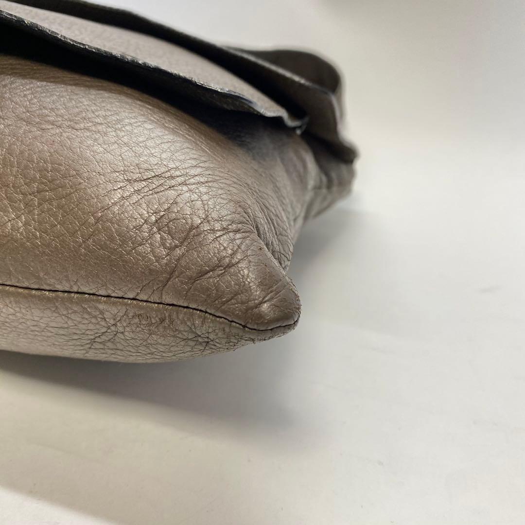 ボッテガヴェネタ レザーショルダーバッグ ブラウン ロゴ入り bottega