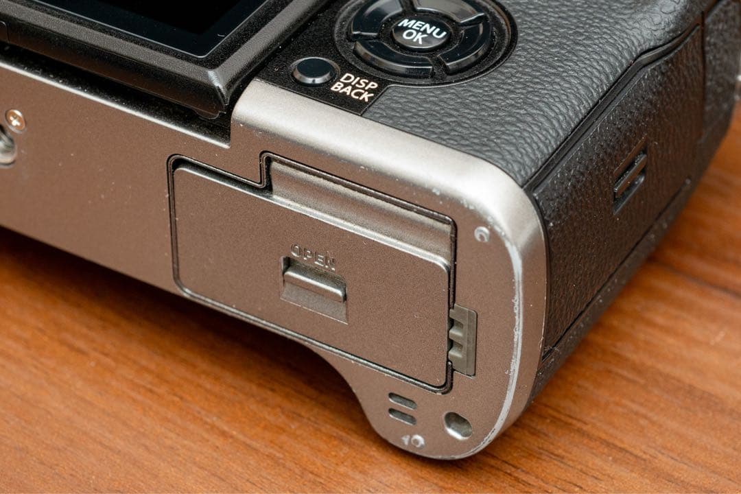 ★シャッター数少★富士フイルム X-T3 ボディ シルバー（レザーケース付）