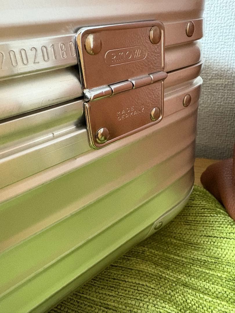 超希少！RIMOWA PORSCHE ビューティーケース　トラベル　　鍵2本付